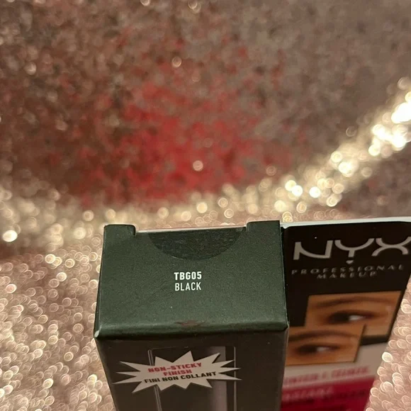 NYX PROFESSIONAL MAKEUP THE BROW GLUE BLACK - Picture 2 of 5